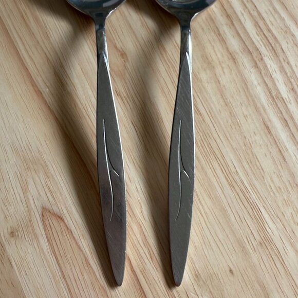 2 Fantasy Oval Soup Spoons Oneida 1881 Rogers Stainless Atomic MCM 6-3/4" - Picture 2 of 8